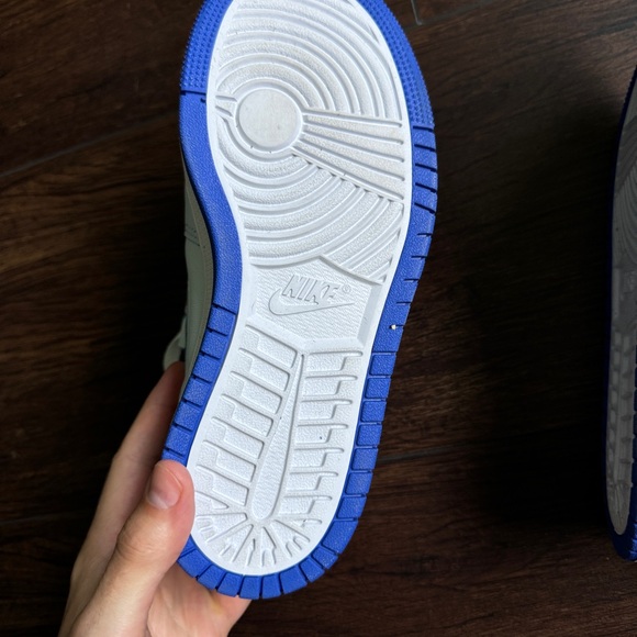 Women Jordan size 6.5 - Picture 2 of 7